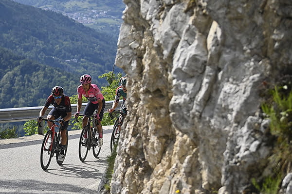 Le Giro Valais finira son étape à Crans-Montana. Arrétez vous pour une halte bien méritée à Lens avec la jeunesse de Lens-Icogne